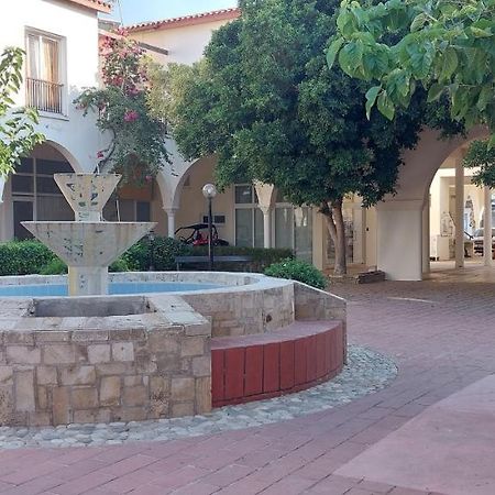 Eleantre Holiday Apartments Paphos Eksteriør bilde